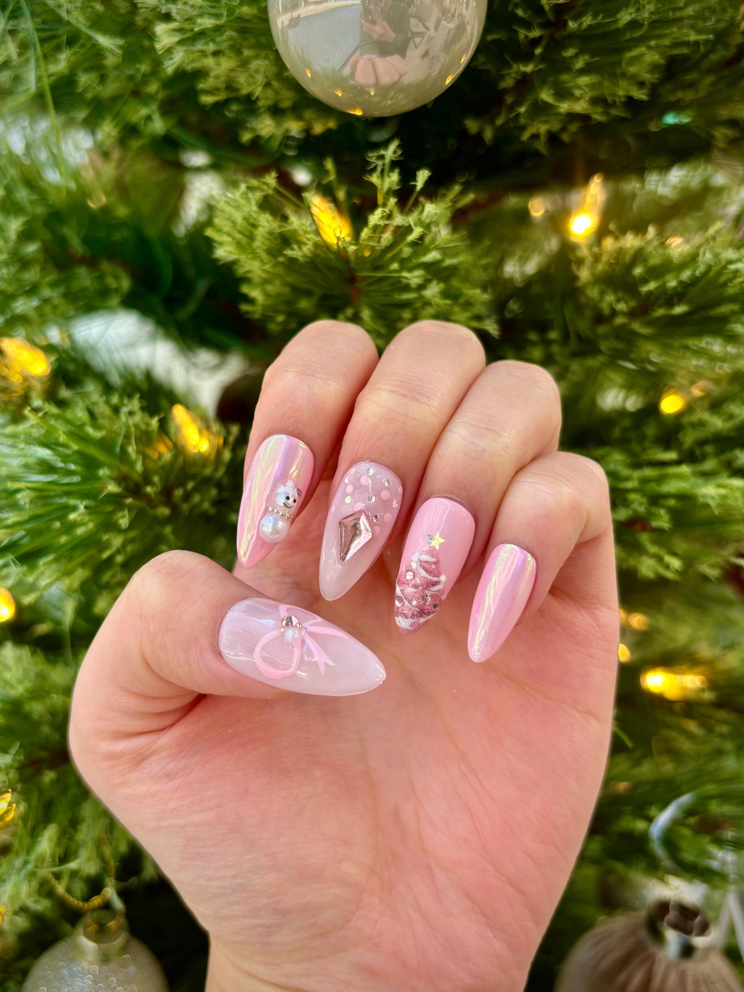 Top Holiday Nail Trends 2025